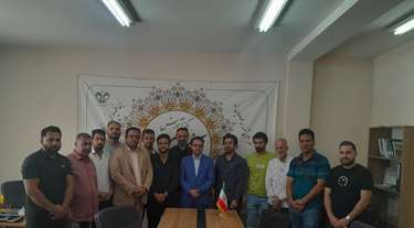  دیدار شرکت کنندگان در دوره فشرده آموزش زبان فارسی با آقای دکتر نبی لو رئیس محترم مرکز آموزش زبان فارسی